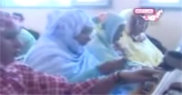 نساء موريتانيا يتحايلن على العوز المادي بالزرابي — فيديو 