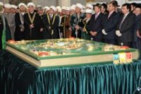 أكبر نسخة من القرآن الكريم في العالم، تحفة فنية في 800 كلج من المرمر وورق (…) 